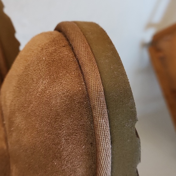 Uggs - Picture 5 of 6